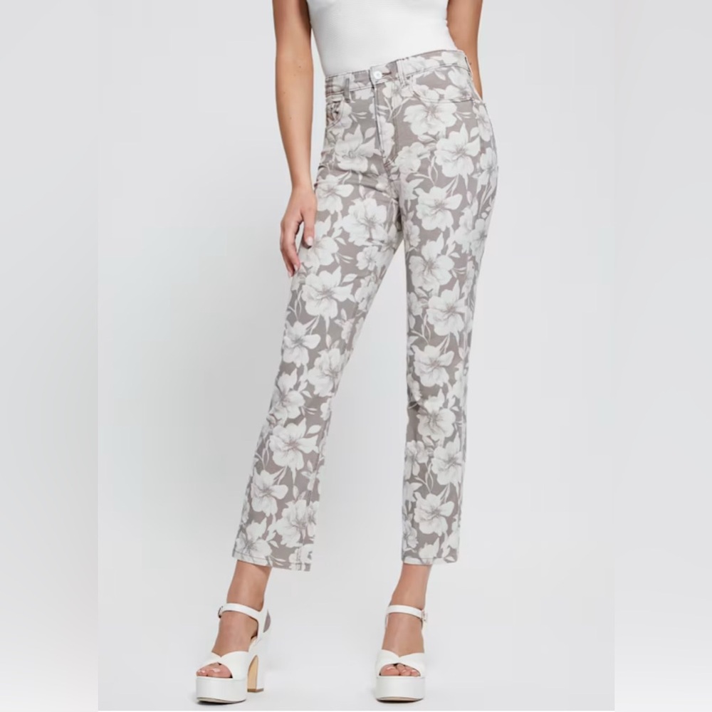 NWT Guess Floral Jeans. - Picture 3 of 8